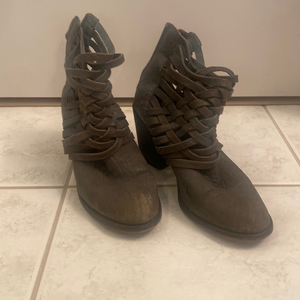 Free People booties sz 40 (I wear a 9)